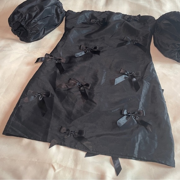 NEW! Anthropologie x Hutch- Off-The-Shoulder Bow Mini Dress Black Size Small - Picture 3 of 11